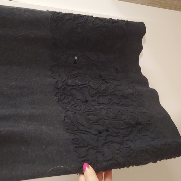 Amuleti made in Italy wool dress with embroidered hem in excellent condition - Picture 3 of 5